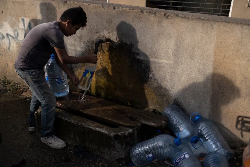 Líbano tiene sed: “No le puedo exigir a mis hijos que se laven las manos”