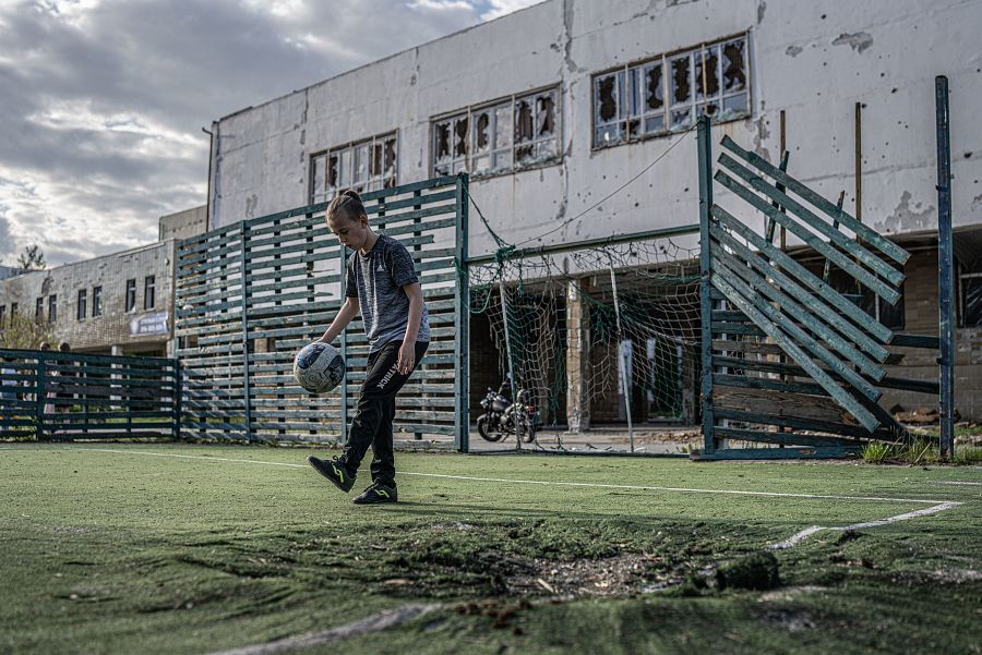 El reto de reconstruir las escuelas que sirven de refugio: "Los alumnos están traumatizados por la guerra"