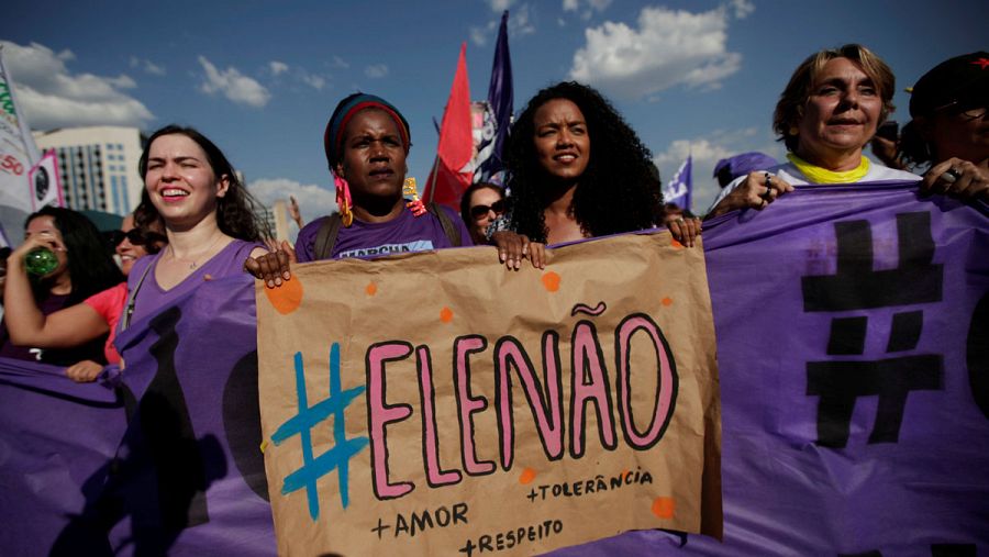 Las mujeres brasileñas que plantan cara a Bolsonaro: "Su llegada al poder despertó la conciencia feminista"